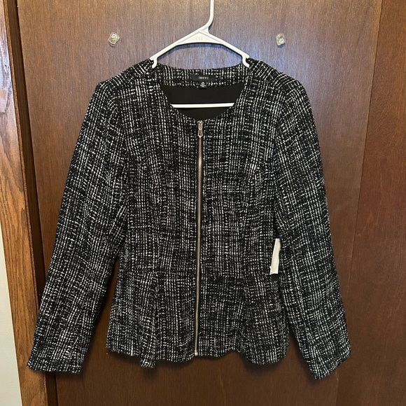 Isaac Mizrahi Jackets & Blazers - Isaac Mizrahi Women’s Black Tweed Jacket Blazer Size 10